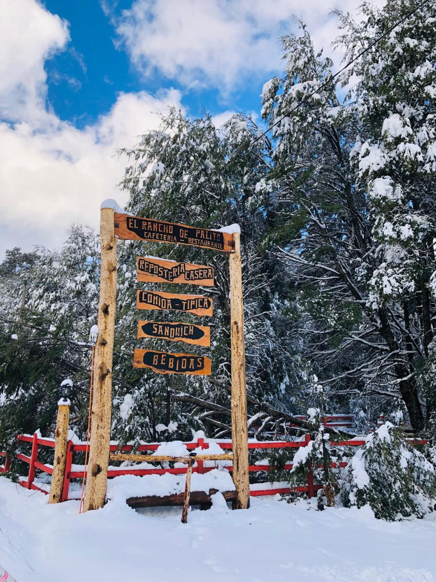 Y Restaurante El Rancho De Palito En Sector Termas Geometricas Casa de férias Coñaripe